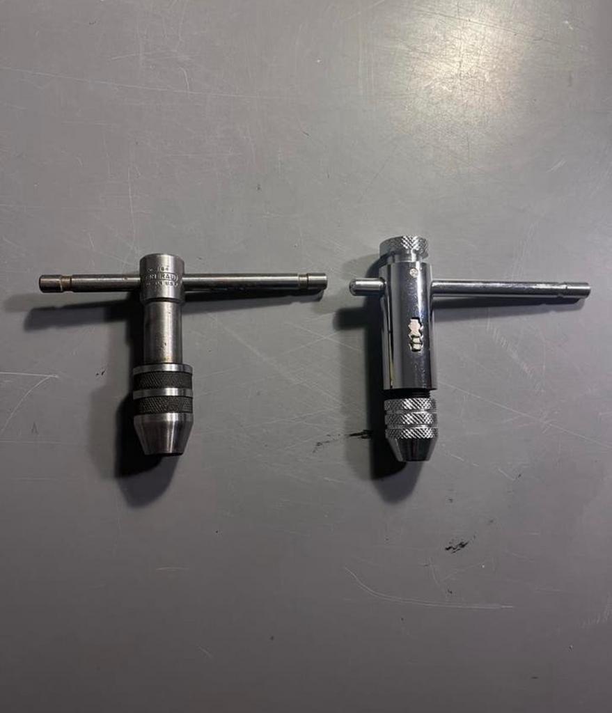 Taphouder - 2 stuks, Ophalen of Verzenden, Zo goed als nieuw