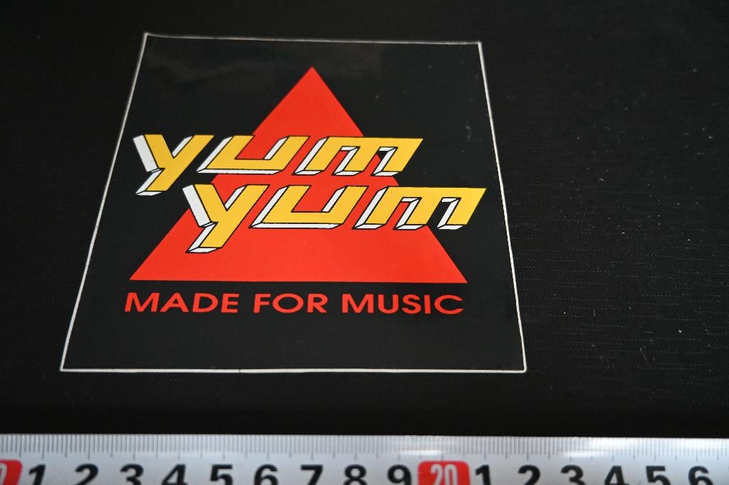 sticker YUM YUM made for music, Ophalen, Zo goed als nieuw