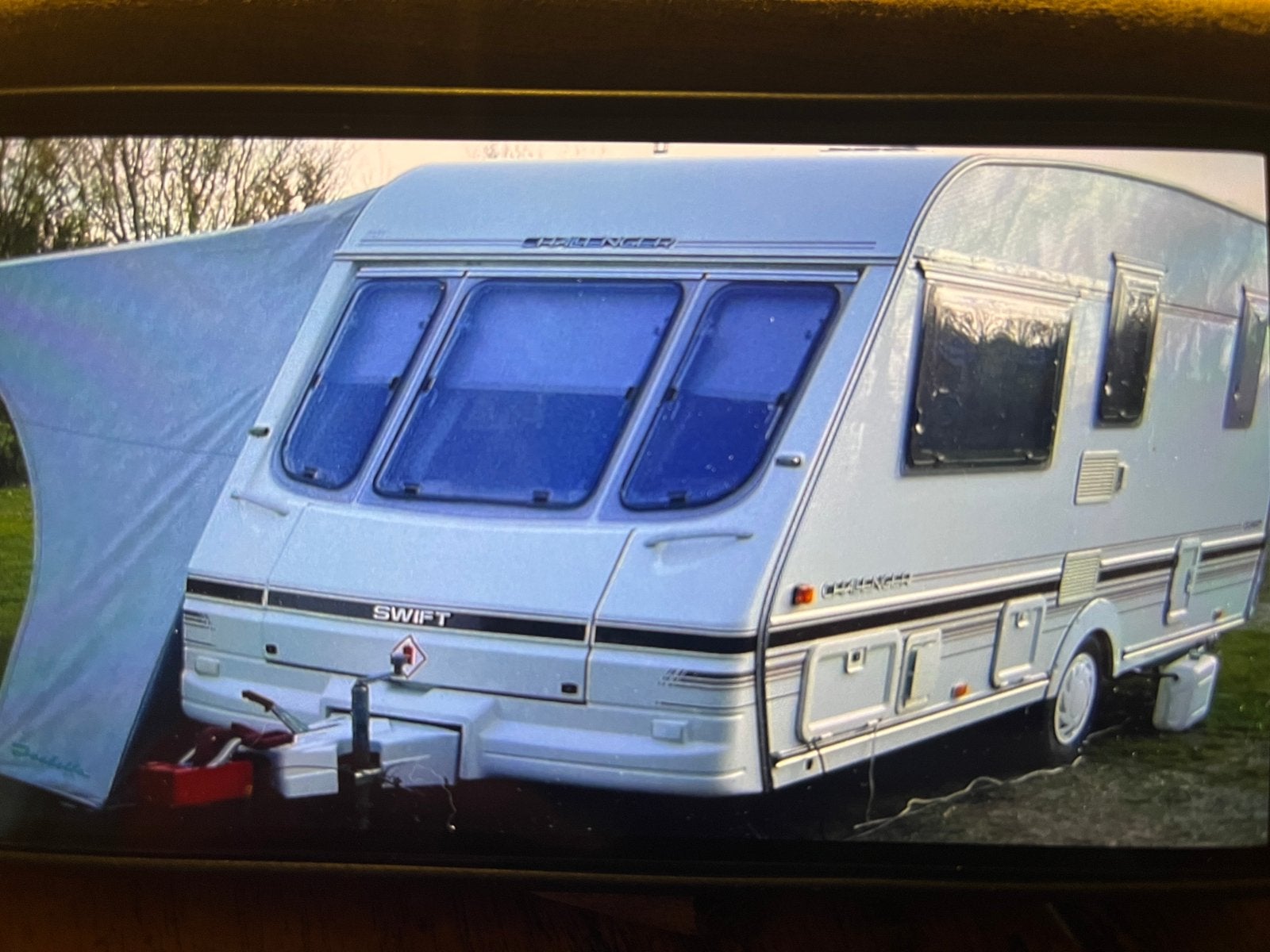Swift Challenger 480 SE met Isabella voortent en mover, Caravans en Kamperen, Caravans, Mover, Tot en met 2, Treinzit, 750 - 1000 kg