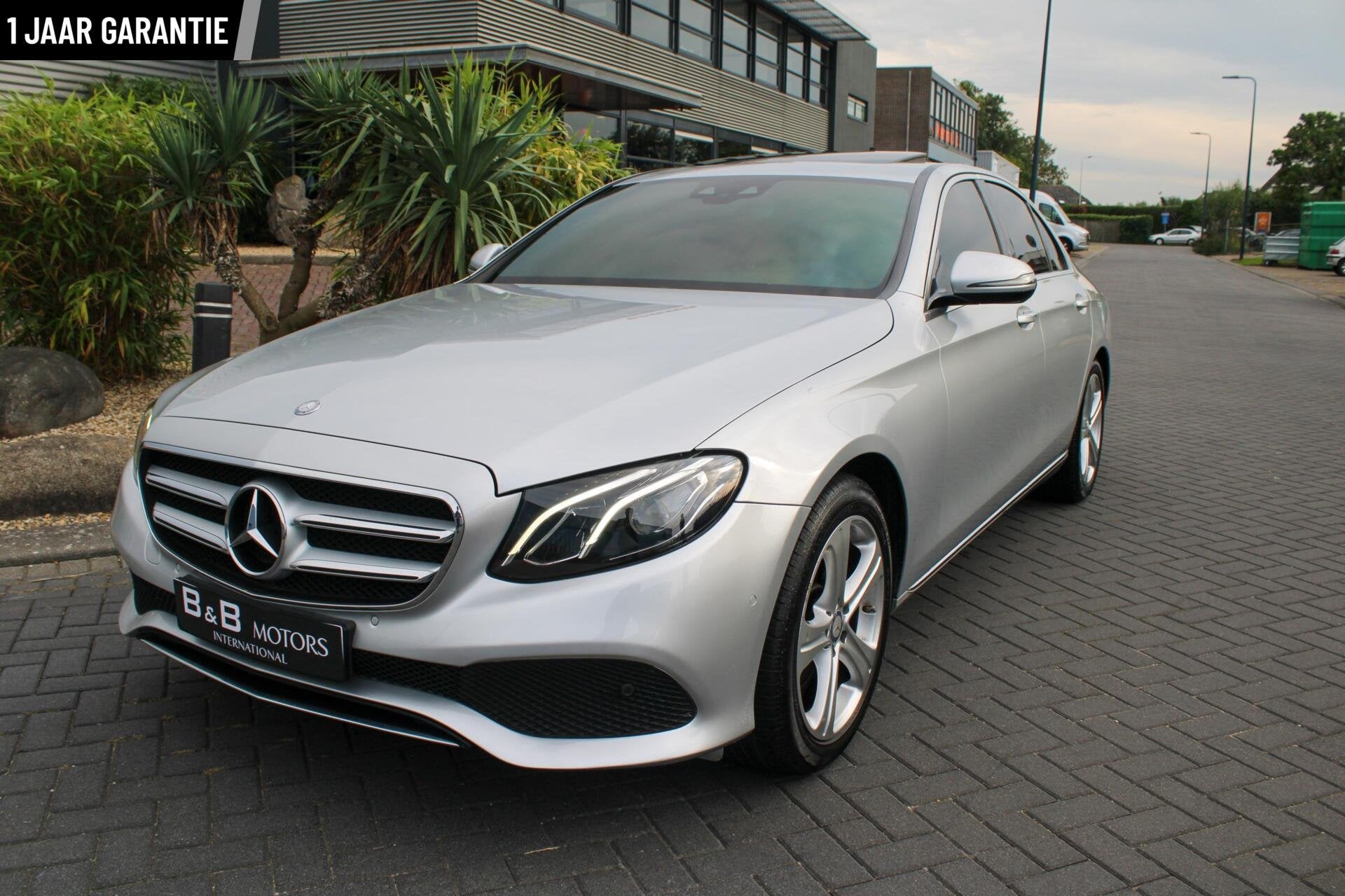 Mercedes-Benz E 200|SFEER|STOELVRW V+A|CAM|DAK|LEER|MEMORY, Automaat, Achterwielaandrijving, Gebruikt, 4 cilinders