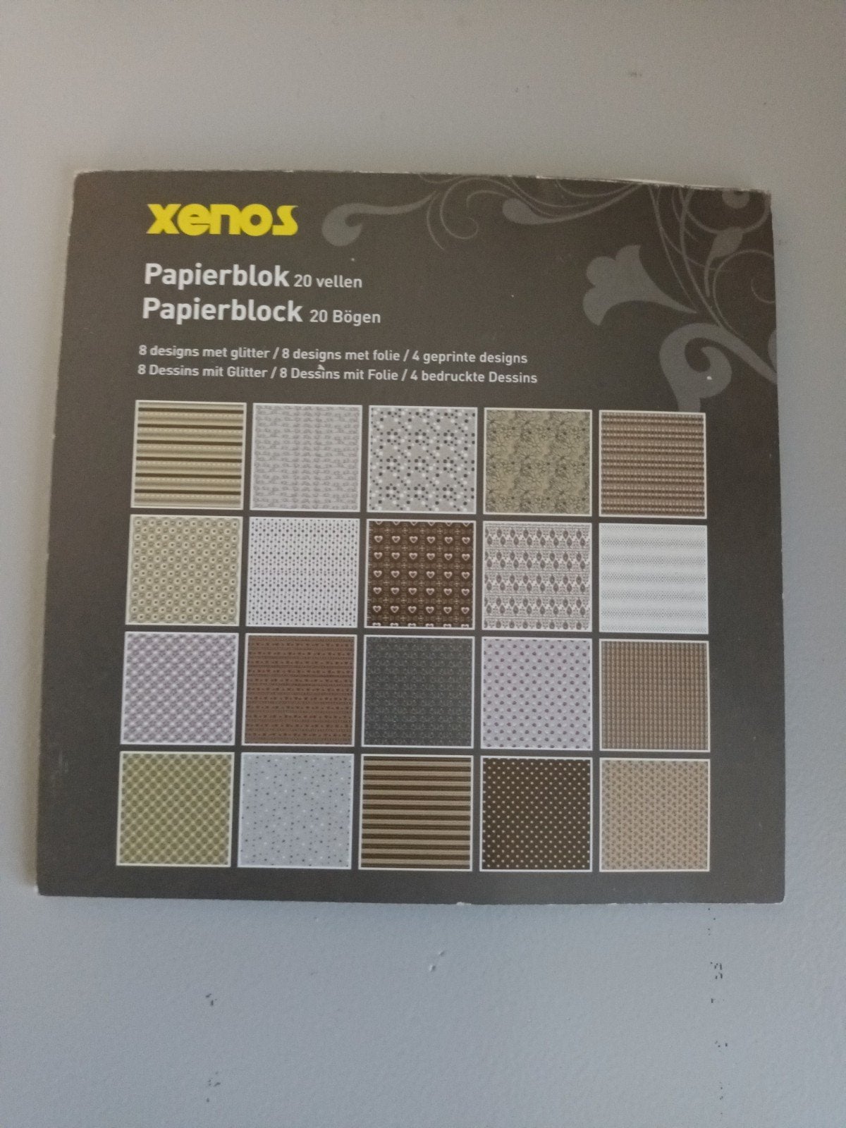 Xenos papierblok papier 8 vellen met glitter folie geprint, Ophalen of Verzenden, Gebruikt, Papier of Karton, Overige merken