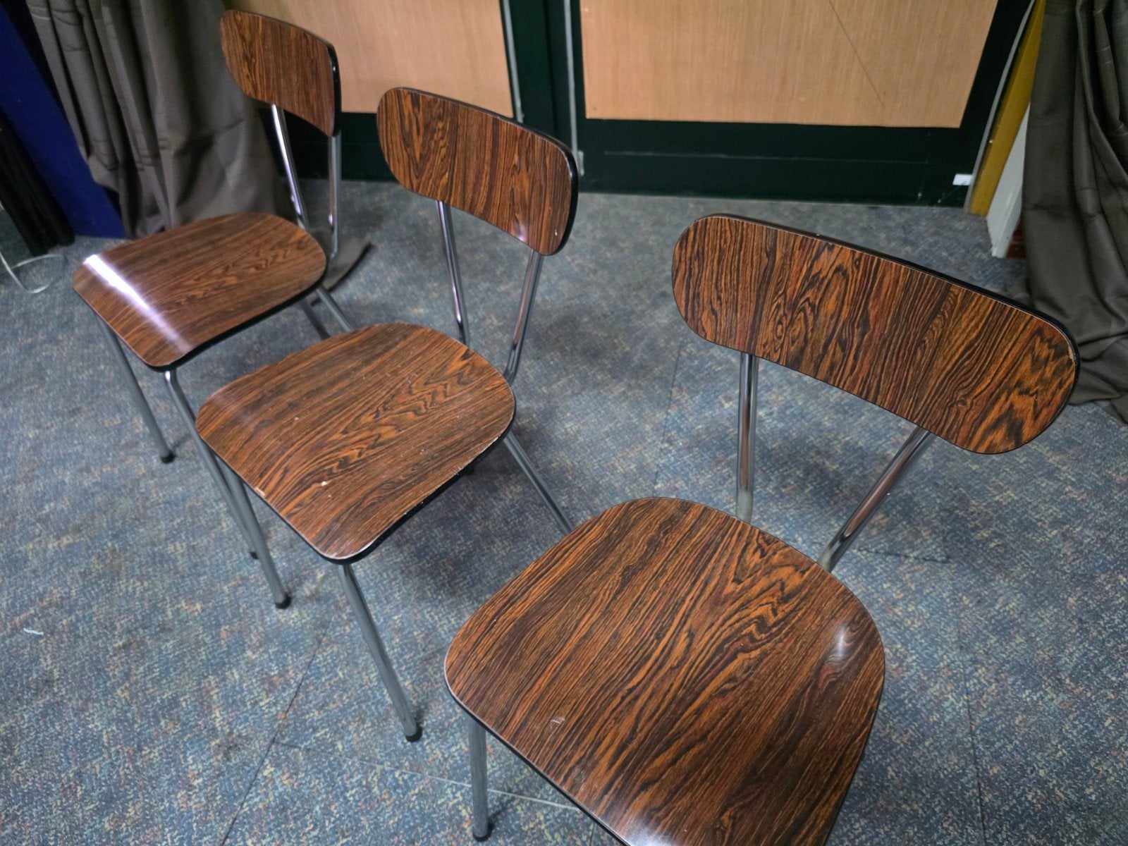 Set van 3 vintage stoelen met houtnerf design, Ophalen, Gebruikt, Vintage, Retro, Industrieel, Hout
