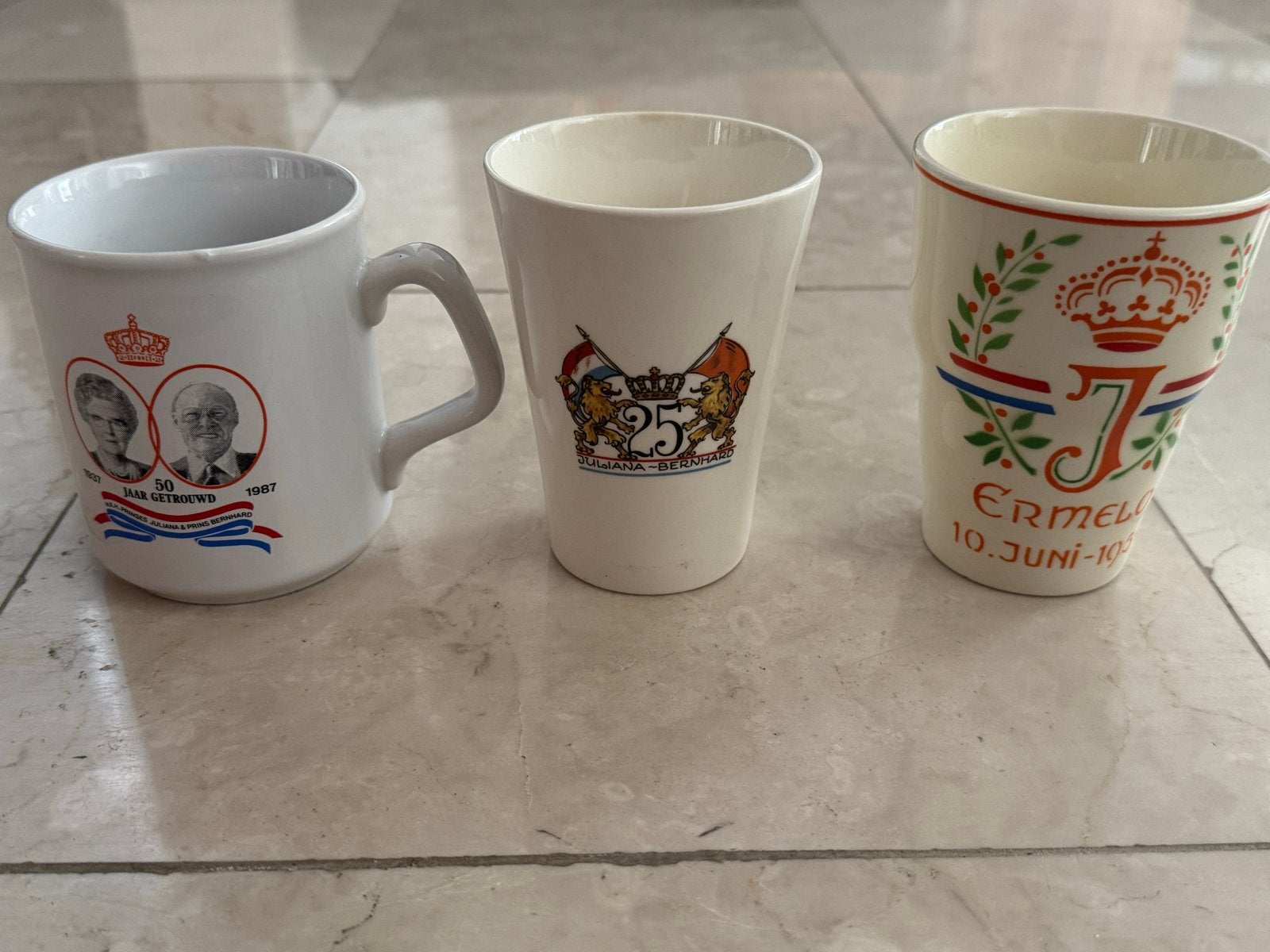 Vintage bekers Koningin Juliana 1954, 1962 en 1987, Ophalen of Verzenden, Zo goed als nieuw, Nederland, Servies