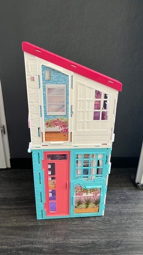 Barbie mattel villa COMPLEET, Ophalen of Verzenden, Zo goed als nieuw, Toebehoren
