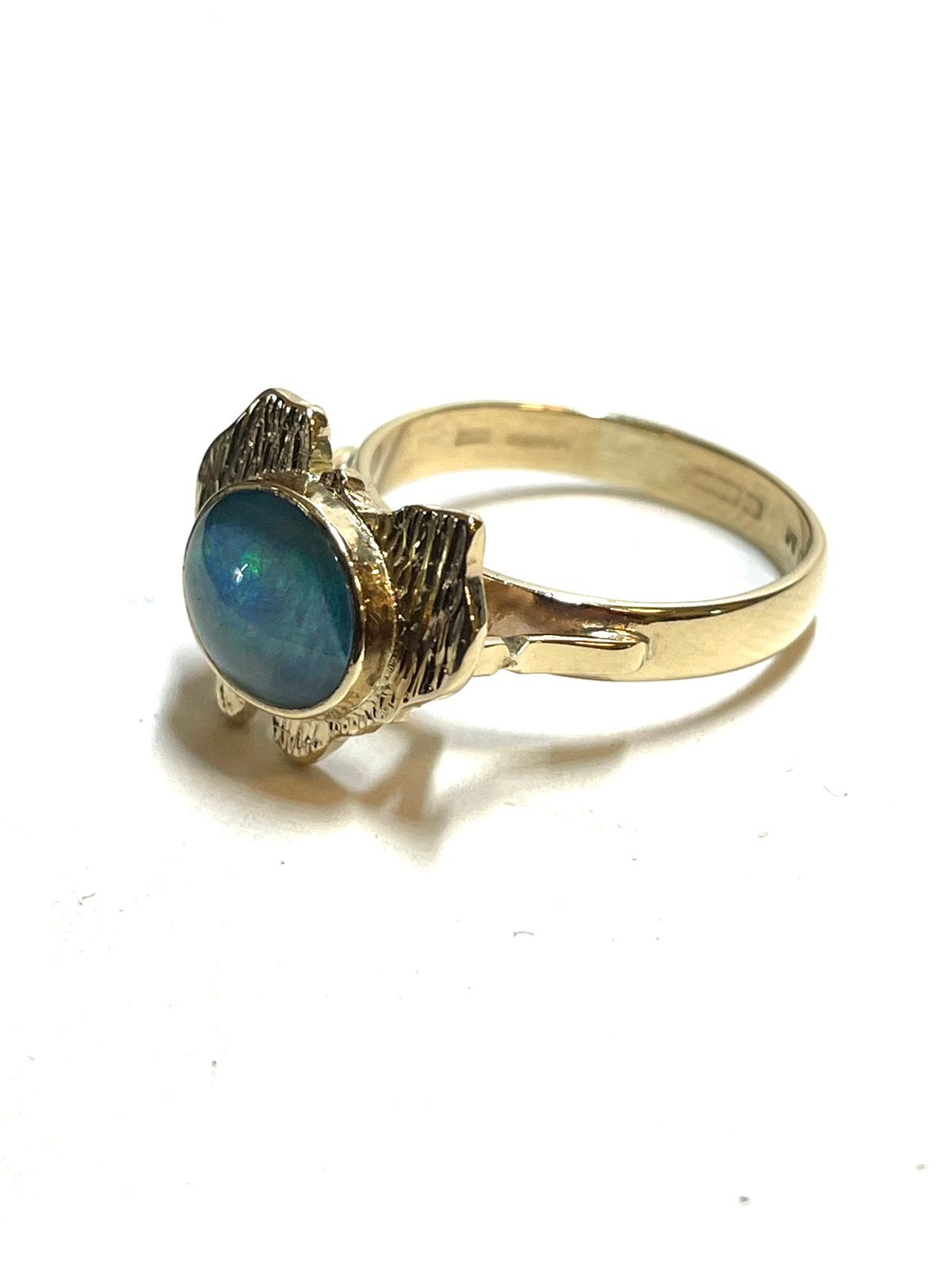9k gouden ring met een opaal, 18 tot 19, -, -, Ophalen of Verzenden
