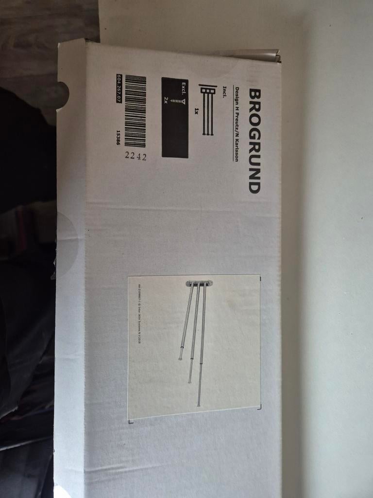 IKEA BROGRUND Handdoekenrek 3-armig, roestvrij staal, Huis en Inrichting, Badkamer | Badtextiel en Accessoires, Ophalen, Nieuw