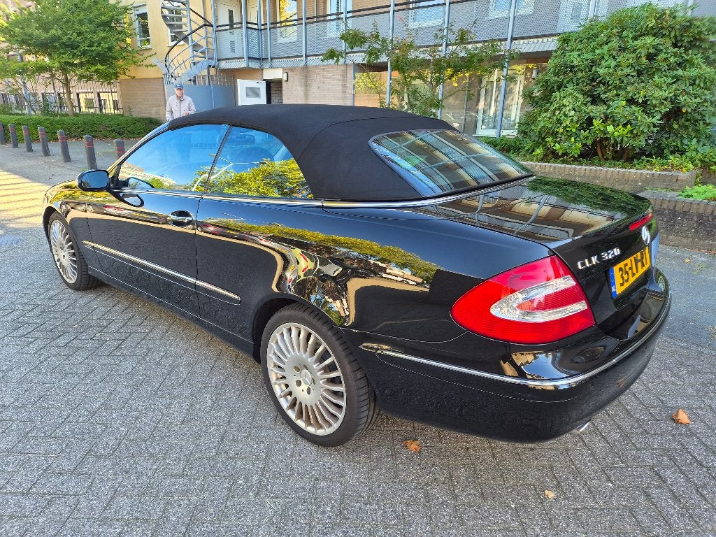 Mercedes-Benz CLK 320 Cabriolet AUT 2003 Zwart NIEUWSTAAT, Auto's, Automaat, Dealer onderhouden, Achterwielaandrijving, Zwart