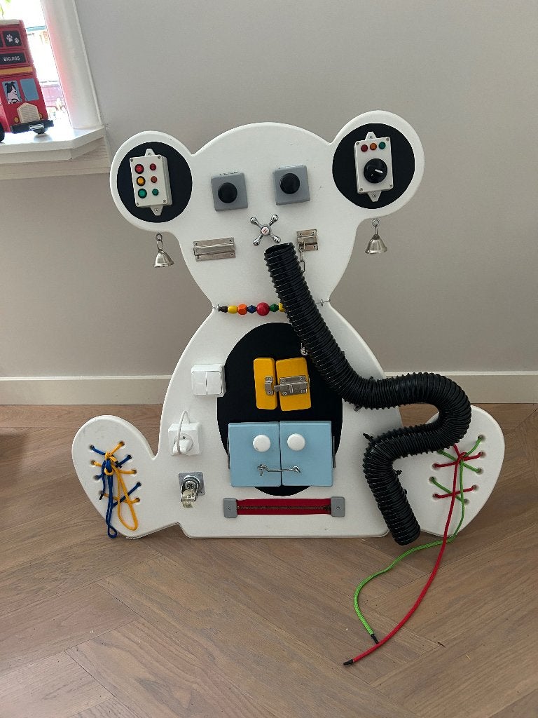 Montessori busy board, Ophalen, Gebruikt