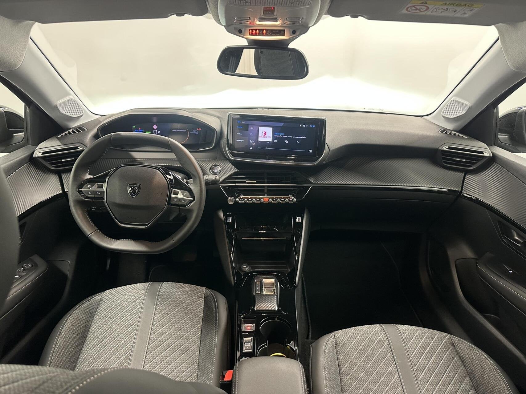Peugeot e-208 EV Allure 50 kWh |3 Fase|LM|100kw|LED|1513km!|, Auto's, 136 pk, Gebruikt, Zwart, Met garantie (alle)