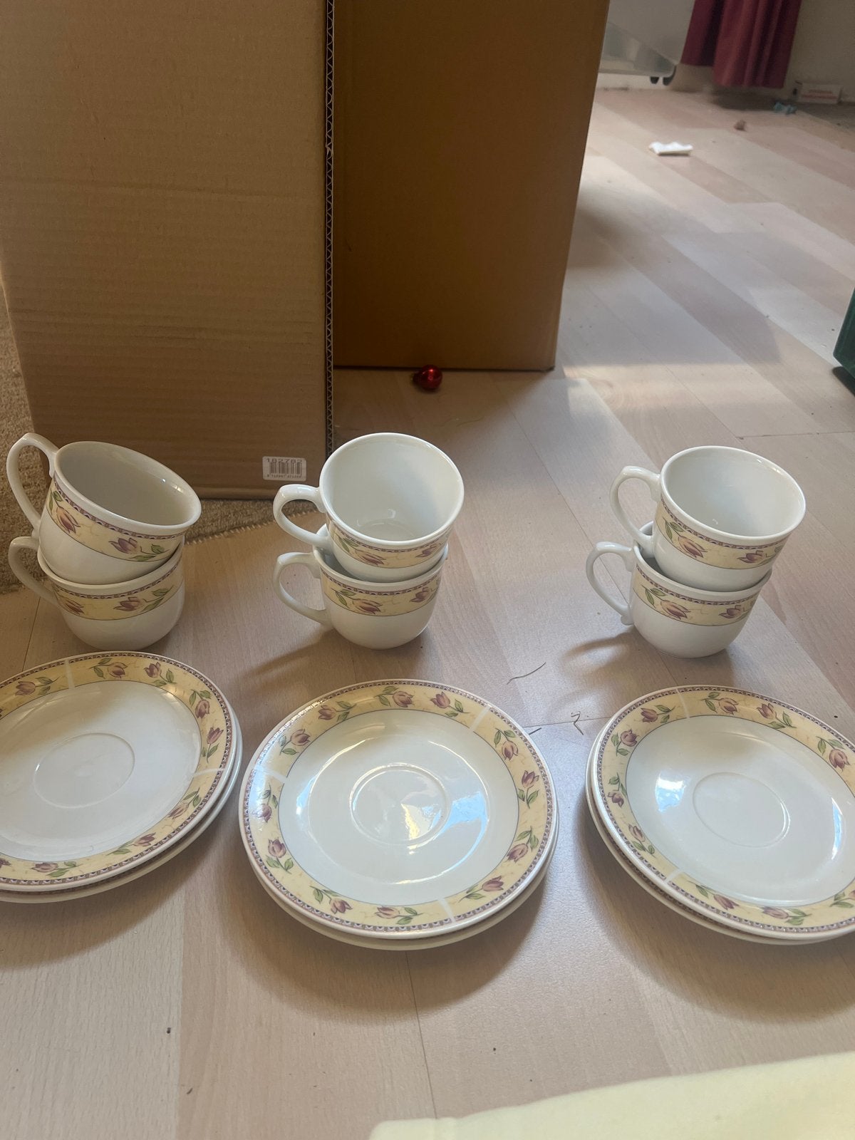 Mooie set van 6 kop en schotels met bloemmotief, Ophalen, Gebruikt, Kop(pen) en/of Schotel(s), Klassiek