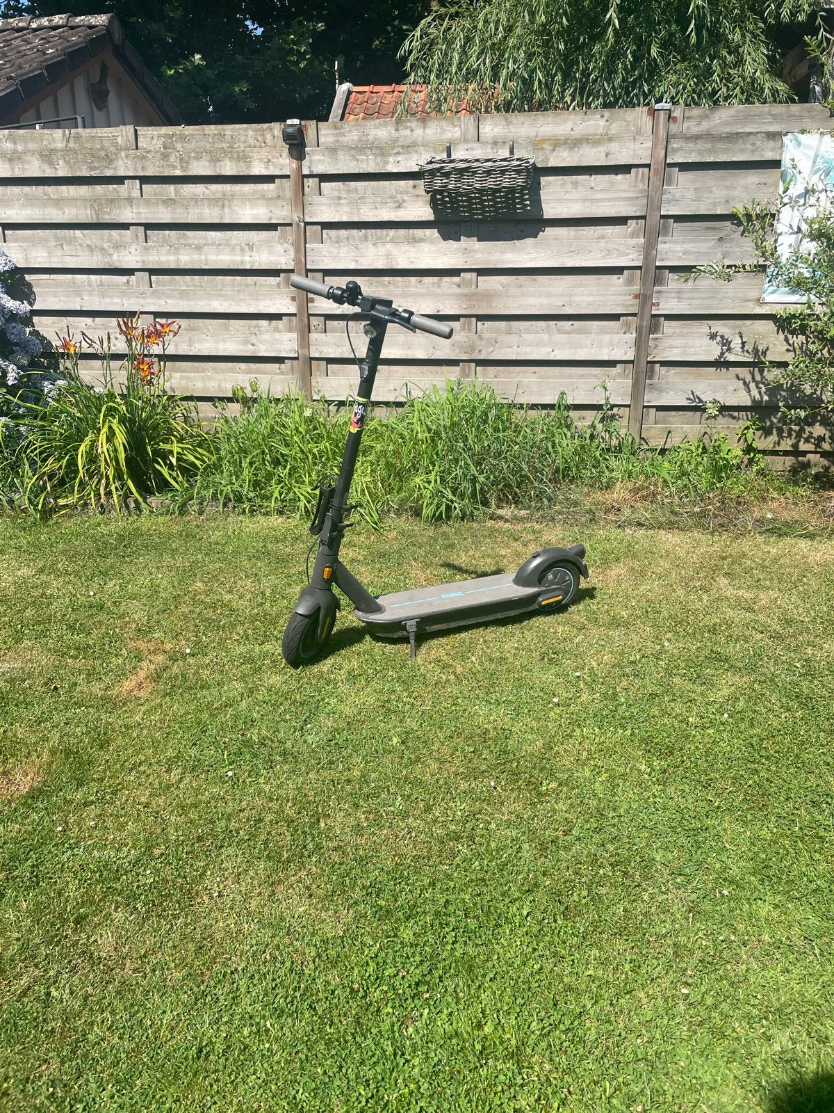 Ninebot elektrische step (E-scooter), Fietsen en Brommers, Ophalen, Zo goed als nieuw, Elektrische step (E-scooter)