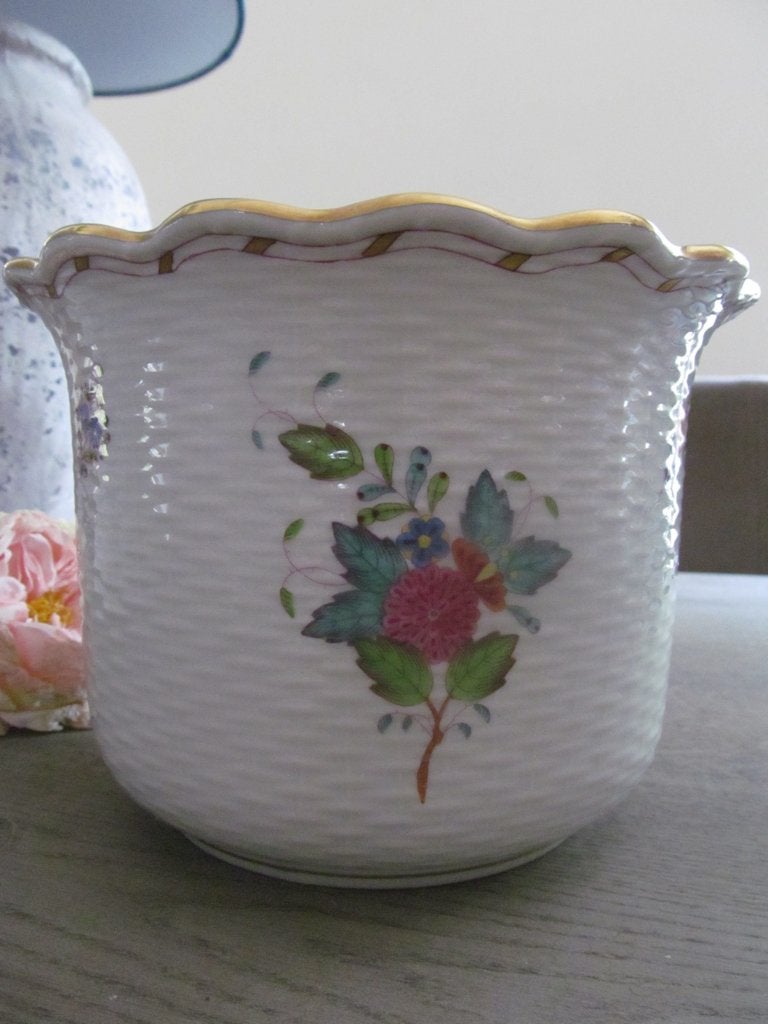 Herend Bloempot Bloemmotief Mandvlechtpatroon 7303/AF, Antiek en Kunst, Ophalen of Verzenden