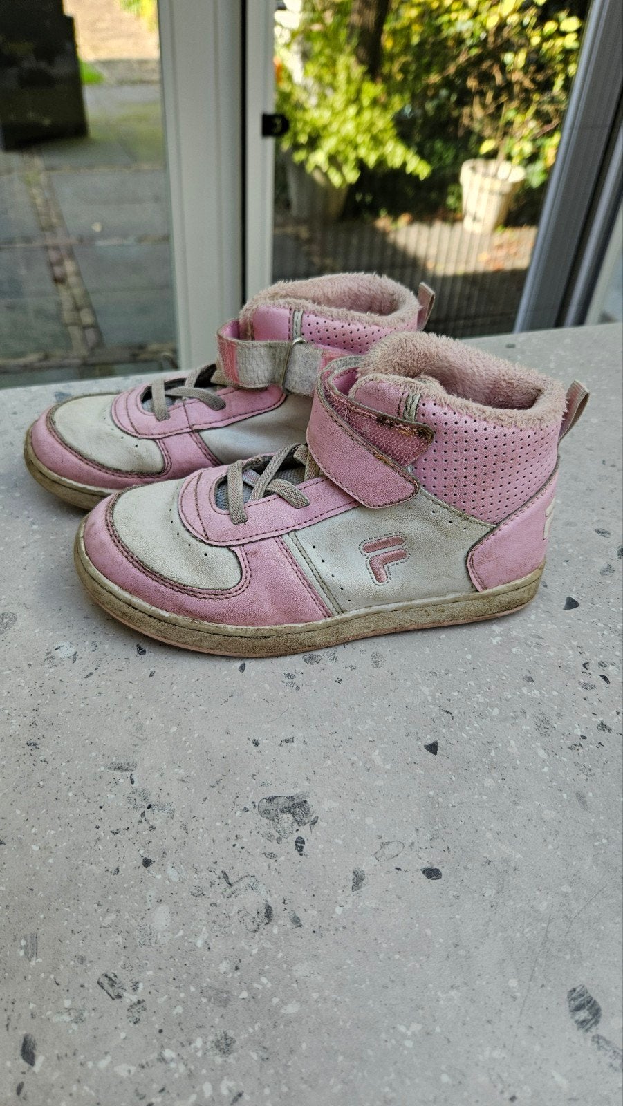 Roze Fila sneakers voor meisjes - Maat 30, Meisje, Schoenen, Ophalen of Verzenden, Gebruikt