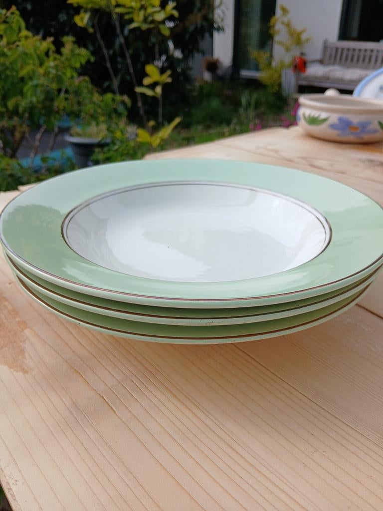 4 stuks diepe borden - Lichtgroen met gouden rand, Huis en Inrichting, Keuken | Servies, Ophalen