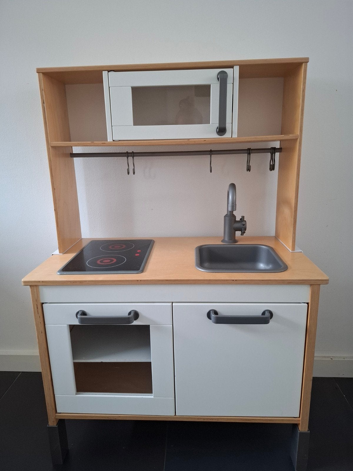 IKEA DUKTIG Speelkeuken met magnetron en accessoires, Ophalen, Gebruikt, Hout, Speelkeuken