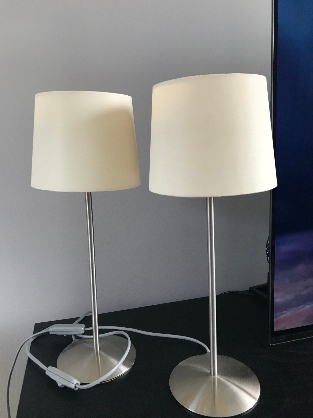 Twee tafellampen, Ophalen