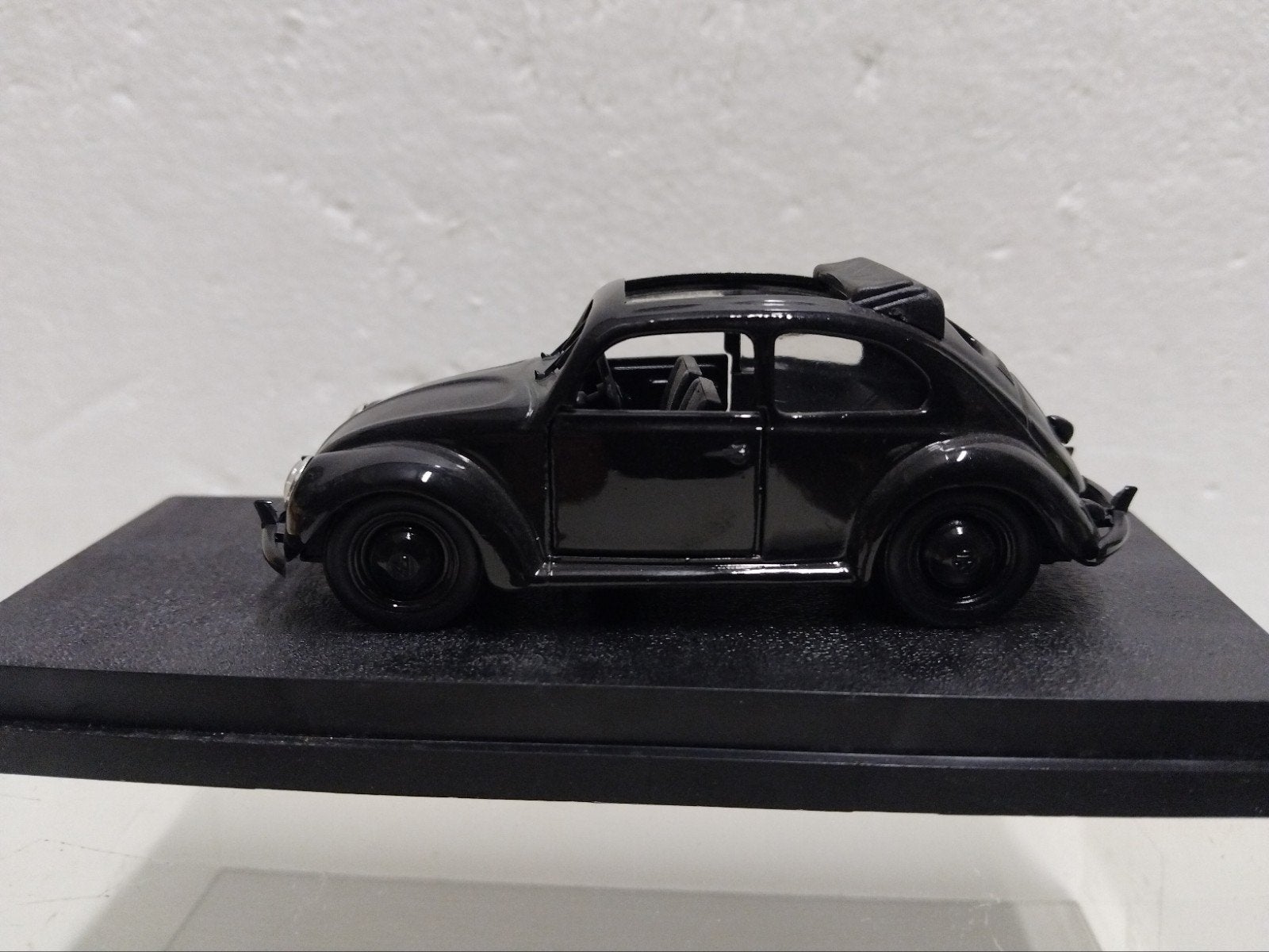 RIO 1:43 Volkswagen Kever zwart open dak, Ophalen of Verzenden, Zo goed als nieuw, Auto, Overige merken