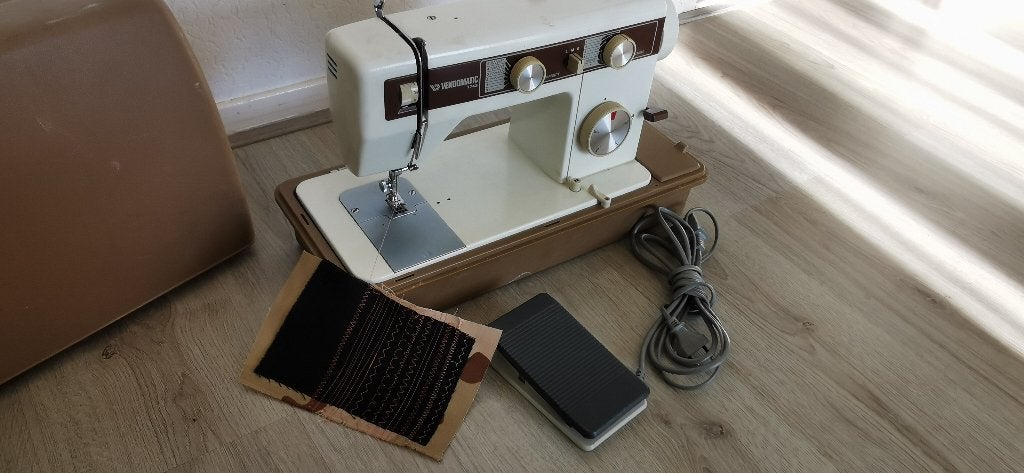 Naaimachine VENDOMATIC 7743, Ophalen of Verzenden, Zo goed als nieuw, Naaimachine, Overige merken