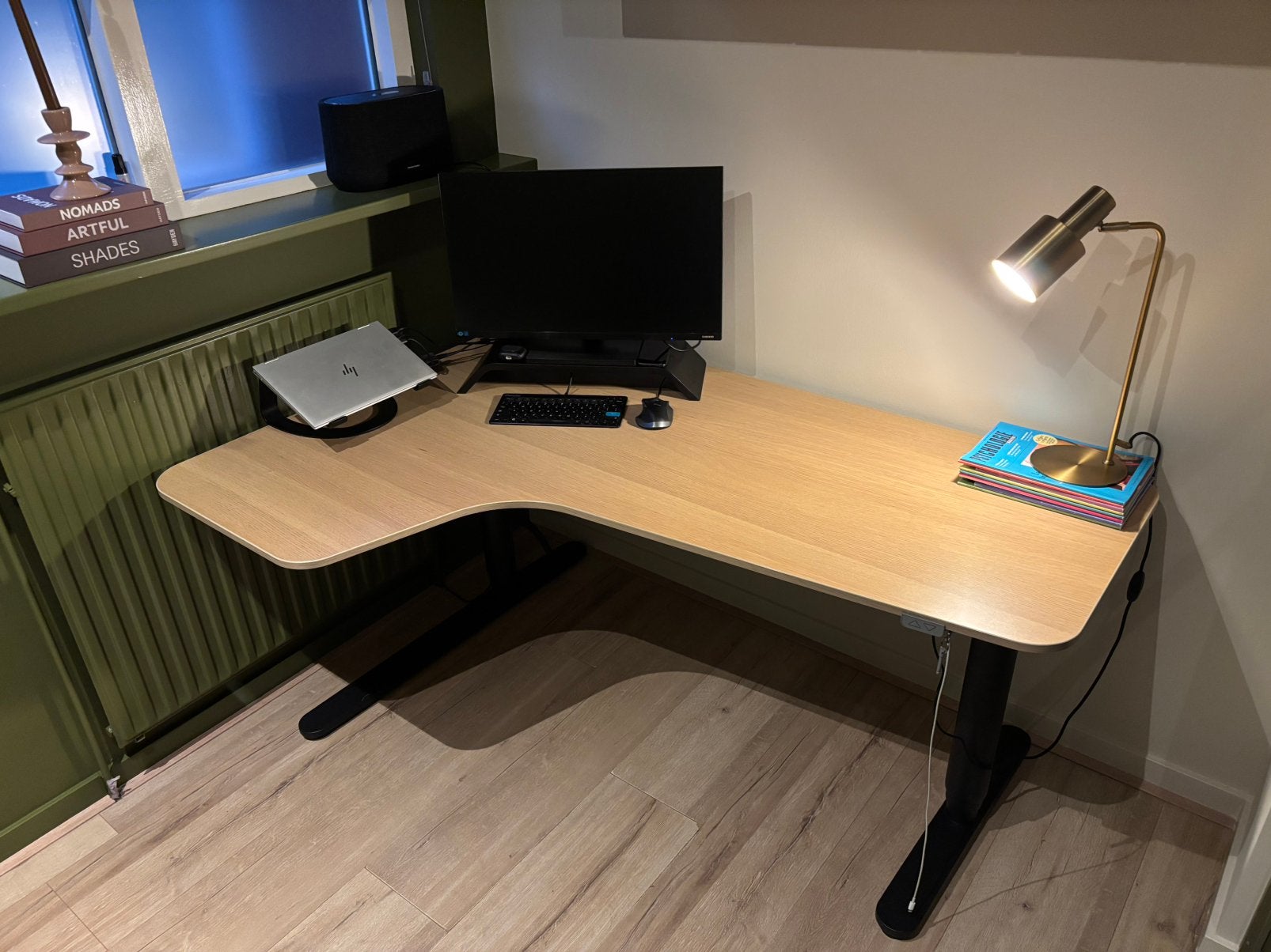 Zit-sta bureau met hoek links, Huis en Inrichting, Bureaus, Ophalen, Zit-sta bureau, 160 cm, Scandinavisch