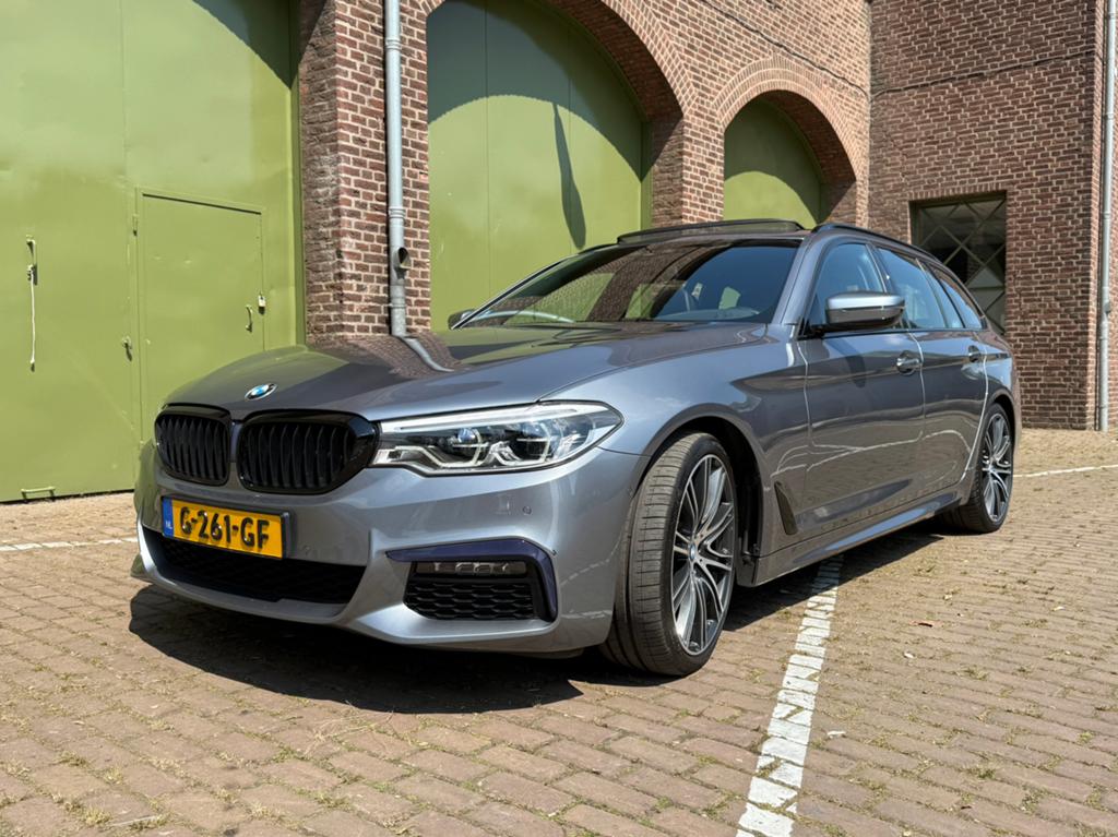 BMW 520i Touring, M-pakket, Individual 20", dealerauto, zgan, 1610 kg, Zwart, 4 cilinders, 2000 kg