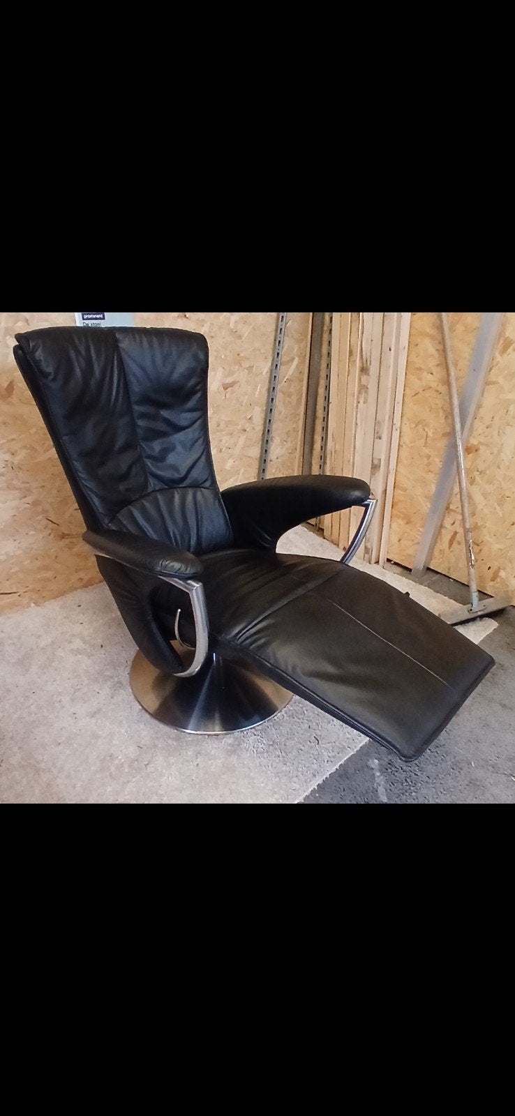 Prominent showroom modem relax fauteuil zwart leder, Zwart, Modern, Comfort, Ophalen of Verzenden, Zo goed als nieuw