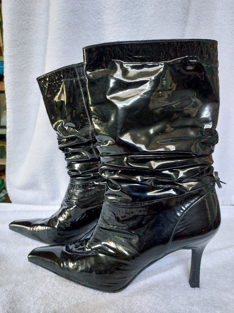 Mooie halfhoge laklaars met hoge hak - Maat 39,5, Ophalen, Overige kleuren, Stuart Weitzman, Lage of Enkellaarzen