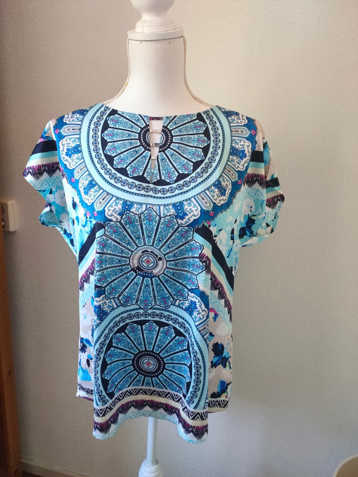 Zomers shirt Comma - maat 38, Maat 38/40 (M), Blauw, Zo goed als nieuw, Korte mouw