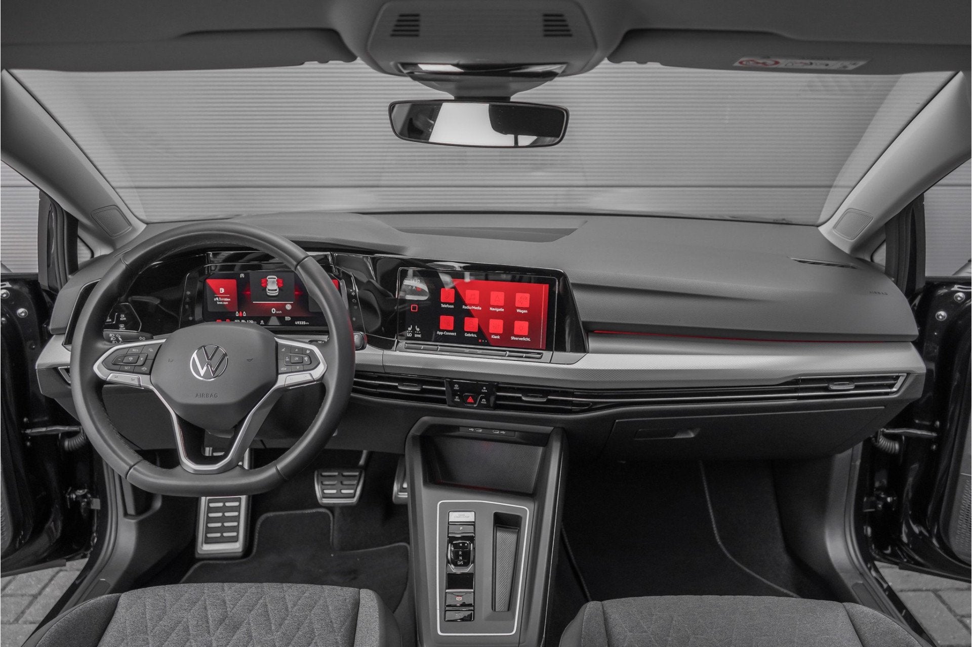 Volkswagen Golf 1.5 eTSI Move Style Pack ACC Camera 18", Auto's, 12 maanden, Stof, 4 cilinders, Zwart