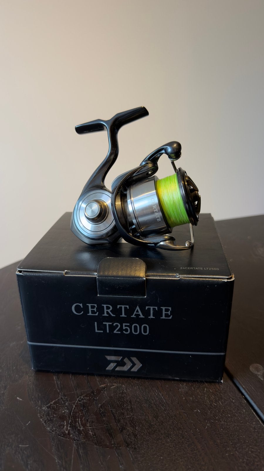 Daiwa Certate LT2500 - Zo goed als nieuw, Ophalen of Verzenden, Zo goed als nieuw, Molen