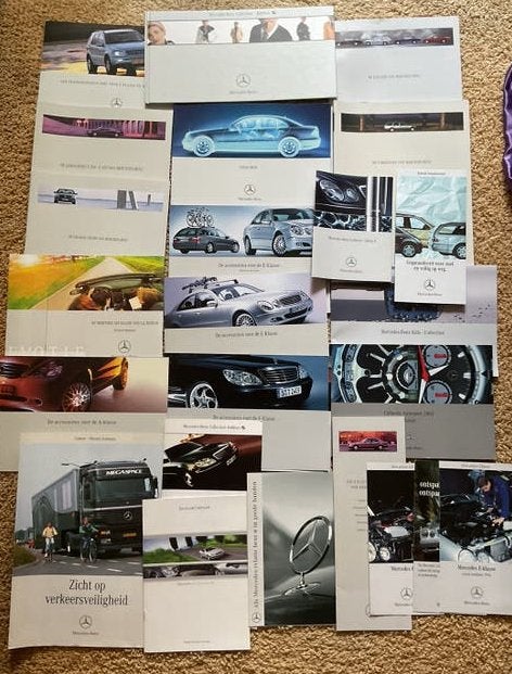 Grote collectie Mercedes-Benz brochures en folders Z.G.A.N., Boeken, Auto's | Folders en Tijdschriften, Ophalen of Verzenden, Zo goed als nieuw