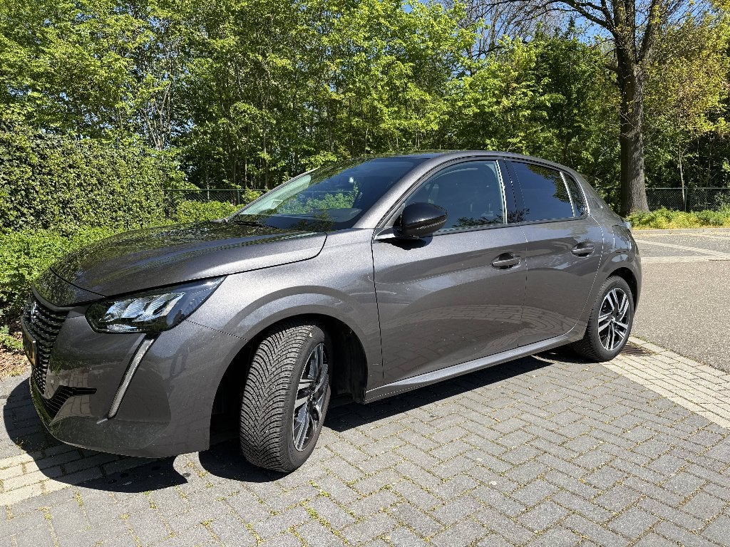 Peugeot 208 1.2 Allure 100pk | Stoelverwarming, Overige kleuren, Metallic lak, Handgeschakeld, Particulier