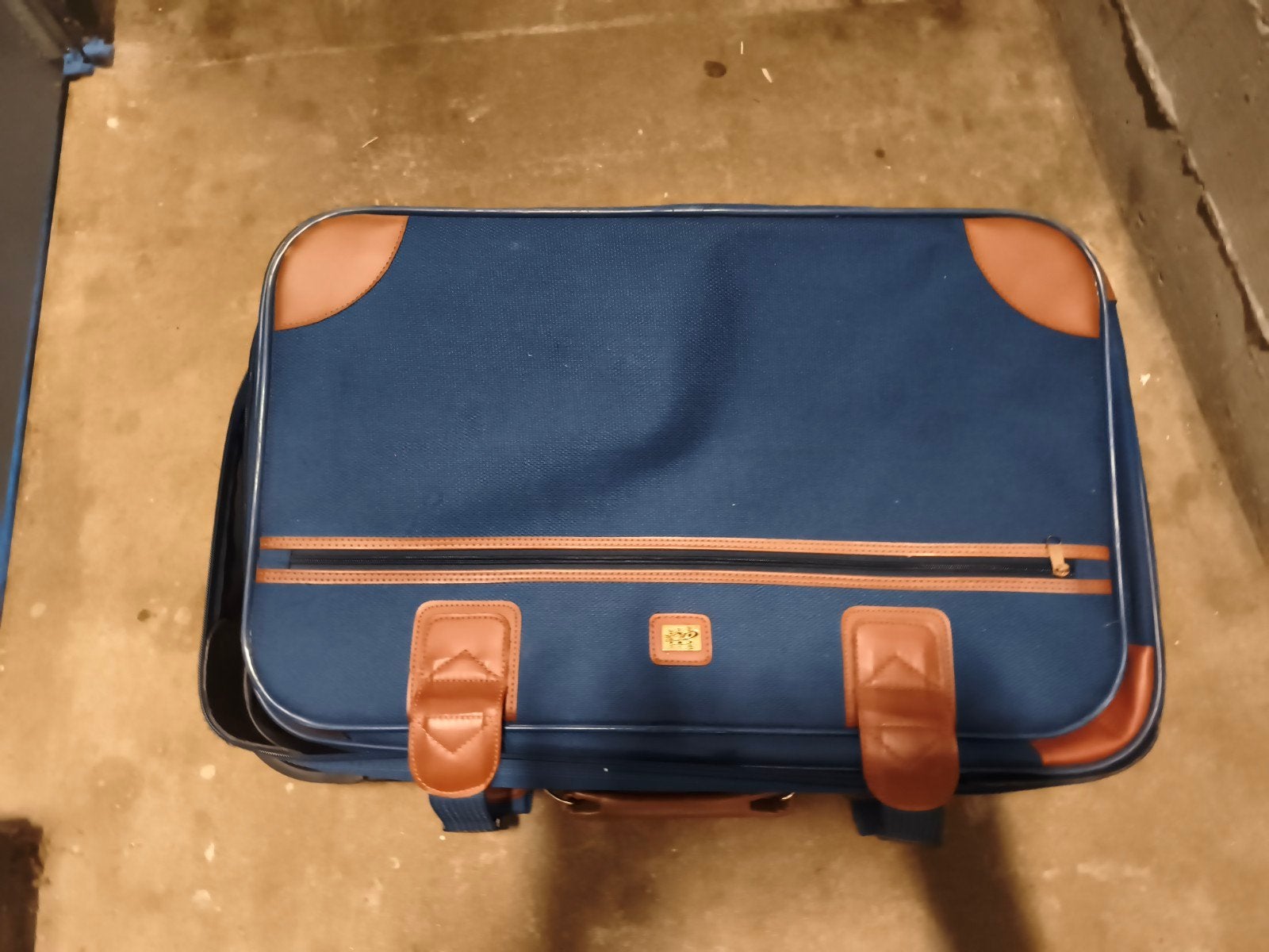 Vintage Koffer - Blauw met Bruine Details, Gebruikt, 50 tot 60 cm, Ophalen of Verzenden, Zacht kunststof