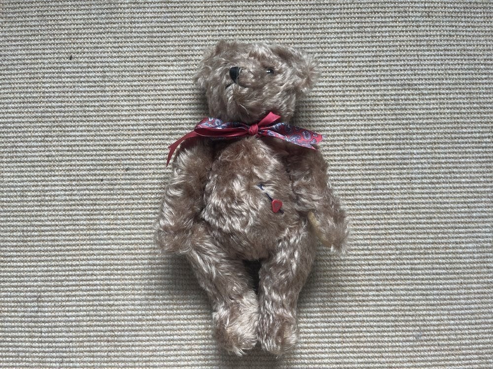 Clemens Teddybeer donkerbruin, Verzamelen, Beren en Cherished Teddies, Zo goed als nieuw, Stoffen beer, Cherished Teddies, Ophalen of Verzenden
