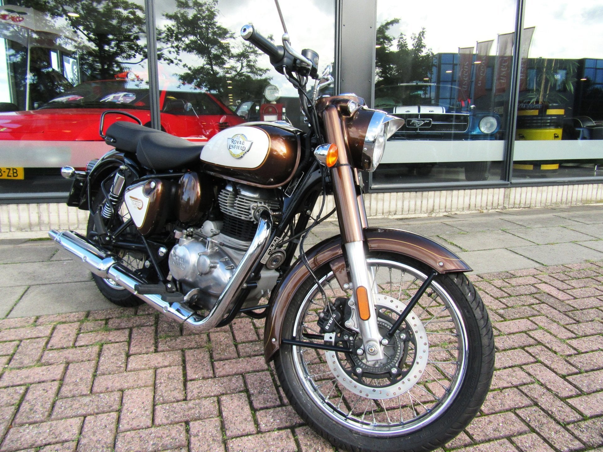 Royal Enfield Tour Classic 350 8/2025 1EIG GLOEDNIEUW RETRO, Motoren, Toermotor, Handgeschakeld, 12 t/m 35 kW, Gebruikt