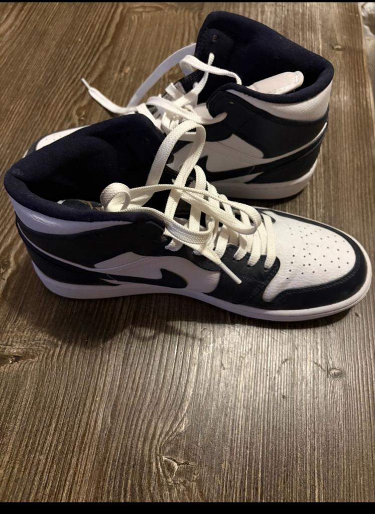 Nike Air Jordan mid, Kleding | Dames, Schoenen, Ophalen of Verzenden, Zo goed als nieuw, Blauw, Sneakers of Gympen