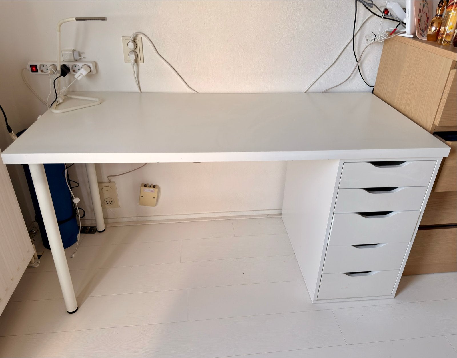 Bureau wit Ikea 140x60 cm, Ophalen, Gebruikt, Met lades, Spaanplaat of MDF