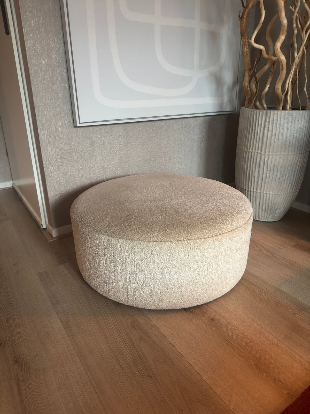 Goossens poef 70cm in nieuwstaat - Beige Bouclé stof, Ophalen, Rond, Zo goed als nieuw, Stof