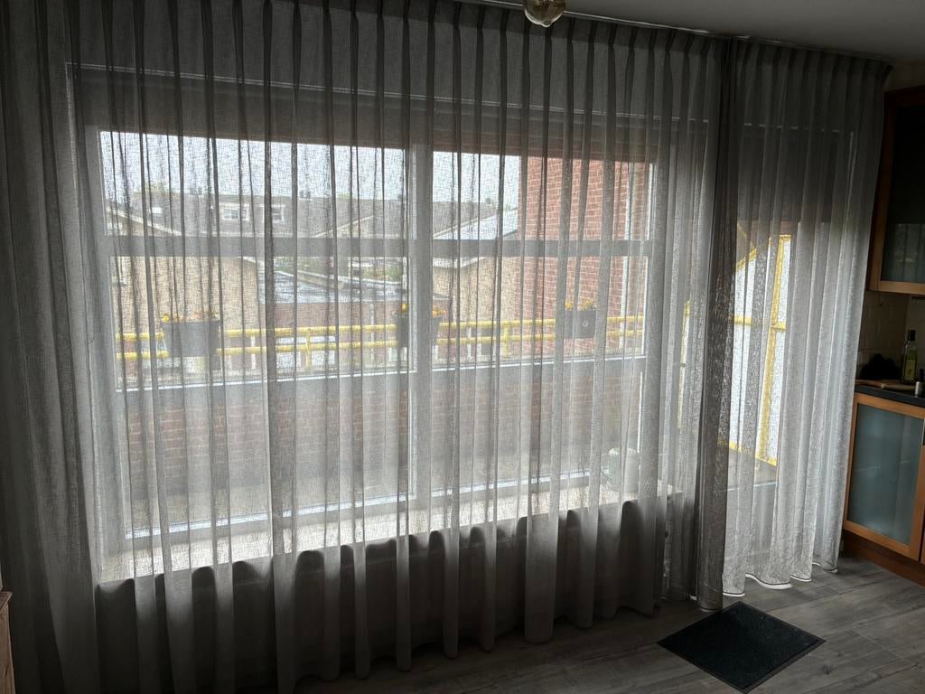 Vitrage gordijnen grijs, Huis en Inrichting, Stoffering | Gordijnen en Lamellen, Ophalen of Verzenden, Zo goed als nieuw, Grijs