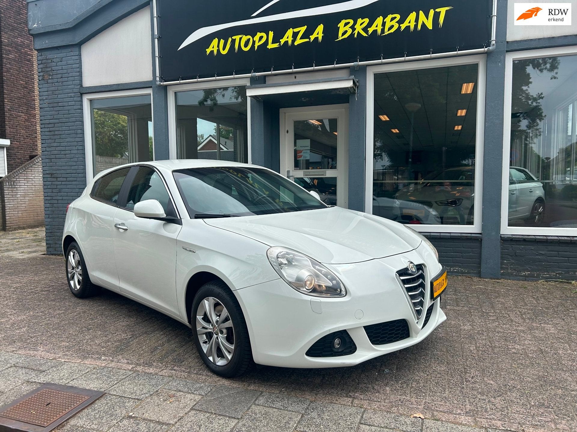 Alfa Romeo Giulietta 1.4 T Distinctive/ AUTOMAAT / CRUISE/ L, Auto's, Gebruikt, 4 cilinders, Wit, Bedrijf