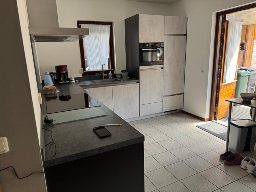 Moderne hoekkeuken met inbouwapparatuur te koop, Hoekkeuken, Ophalen of Verzenden, Zo goed als nieuw, Greeploos