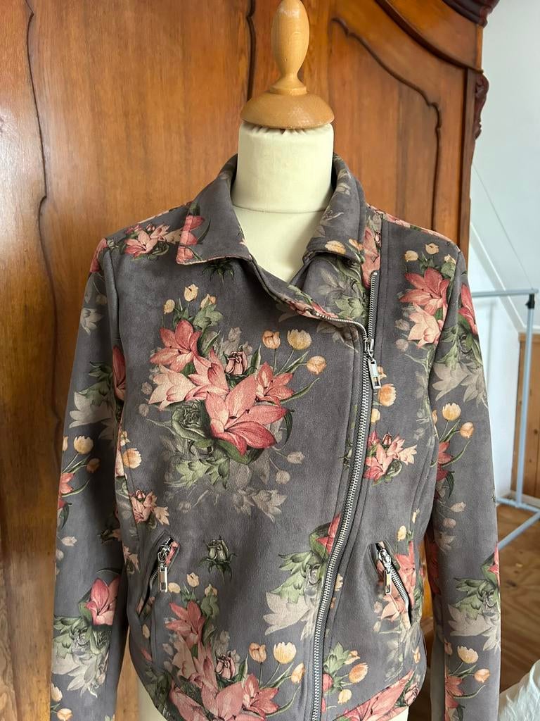 Nieuw, miss etam  jasje bloemen grijs/rose mt 42, Ophalen, Maat 42/44 (L), Nieuw, Jasje