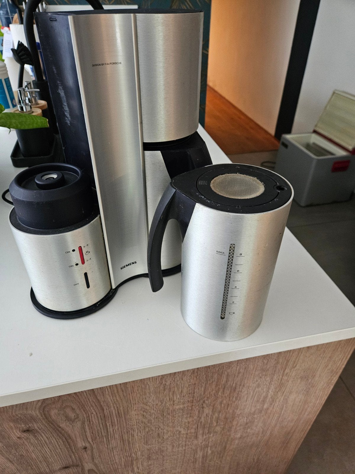 Siemens Porsche Design Koffiezetapparaat met Thermoskan, Gebruikt, 10 kopjes of meer, Koffiemachine, Gemalen koffie