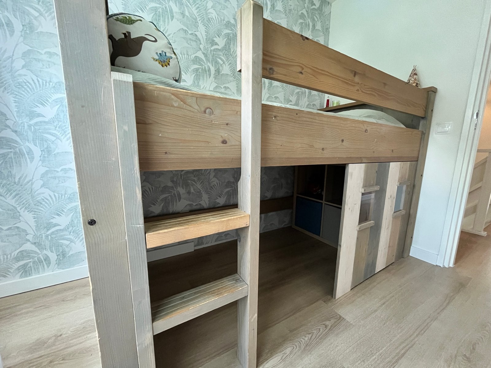Halfhoogslaper met speelhuisje - 205x95x150 cm, Ophalen, Gebruikt, 90 cm, Eenpersoons
