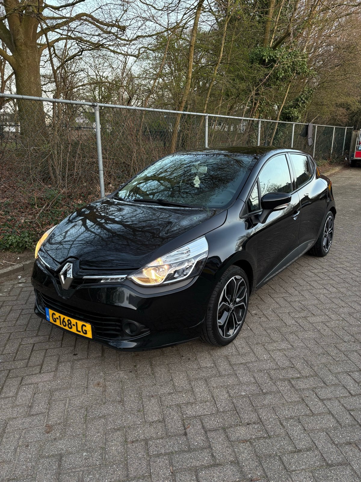 Renault Clio 1.2 TCe 120pk Automaat 2014 Zwart, Auto's, Zwart, Stoelverwarming, 1200 kg, 19 km/l