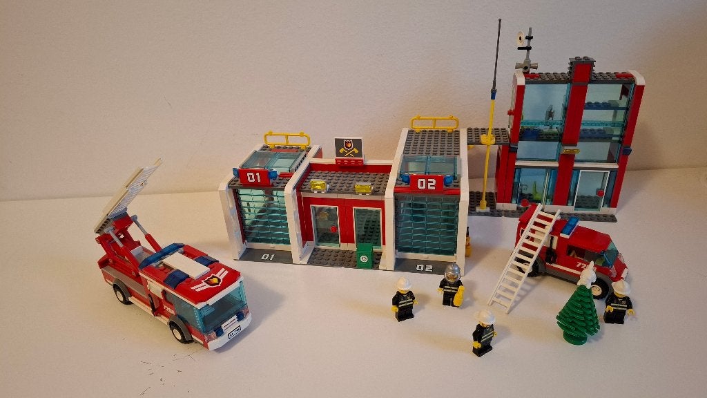Lego 7208 Brandweerkazerne, Kinderen en Baby's, City, Lego, Ophalen of Verzenden, Zo goed als nieuw
