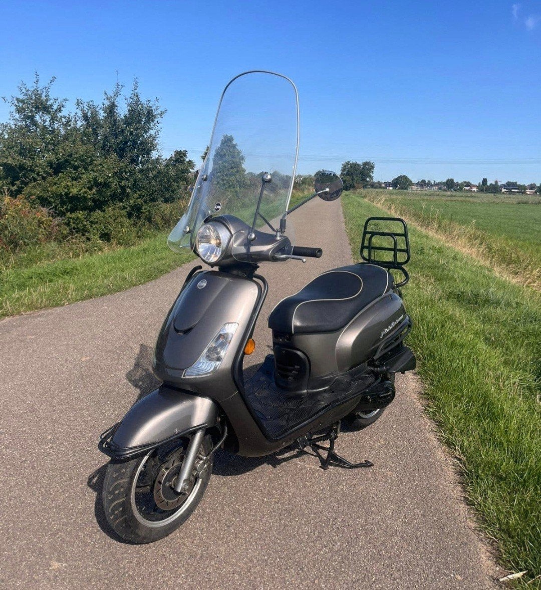 sym fiddle 2, Ophalen of Verzenden, Zo goed als nieuw, Benzine, Fiddle