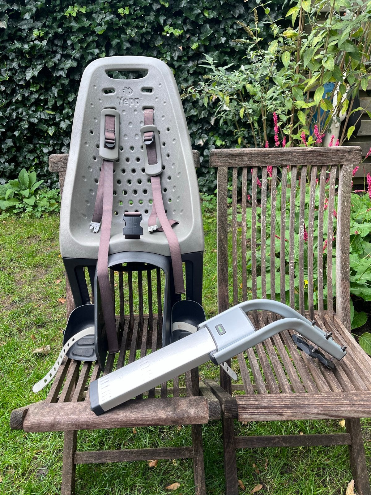 Thule Yepp Maxi Achterzitje voor zadelbuis bevestiging, Fietsen en Brommers, Ophalen, Achterzitje, 9 t/m 36 kg, Gebruikt