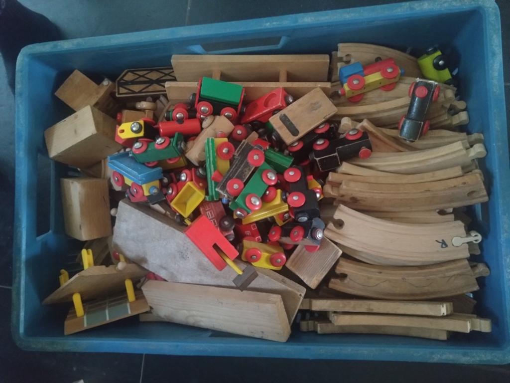 Grote partij houten treinrails en treintjes, Kinderen en Baby's, Speelgoed | Houten speelgoed, Ophalen of Verzenden, Gebruikt