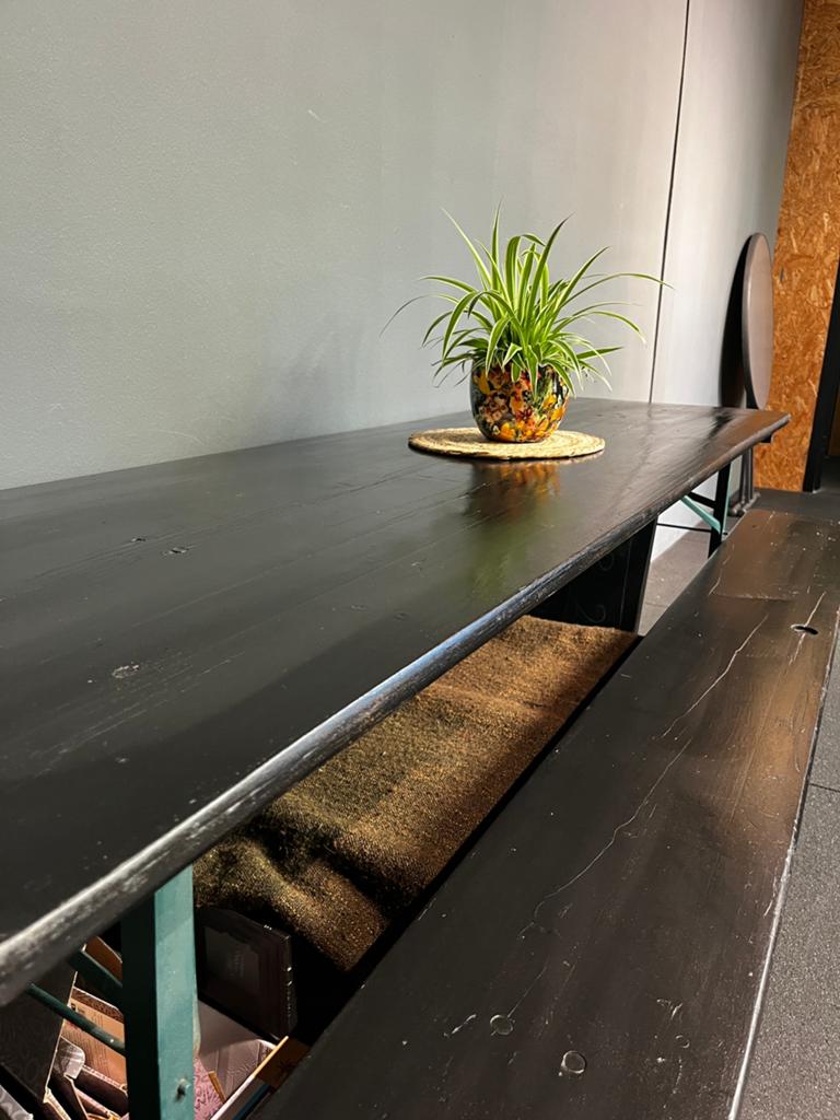 Mooie zwarte biertafel met 1 bank, Ophalen, 200 cm of meer, 50 tot 100 cm, Zo goed als nieuw