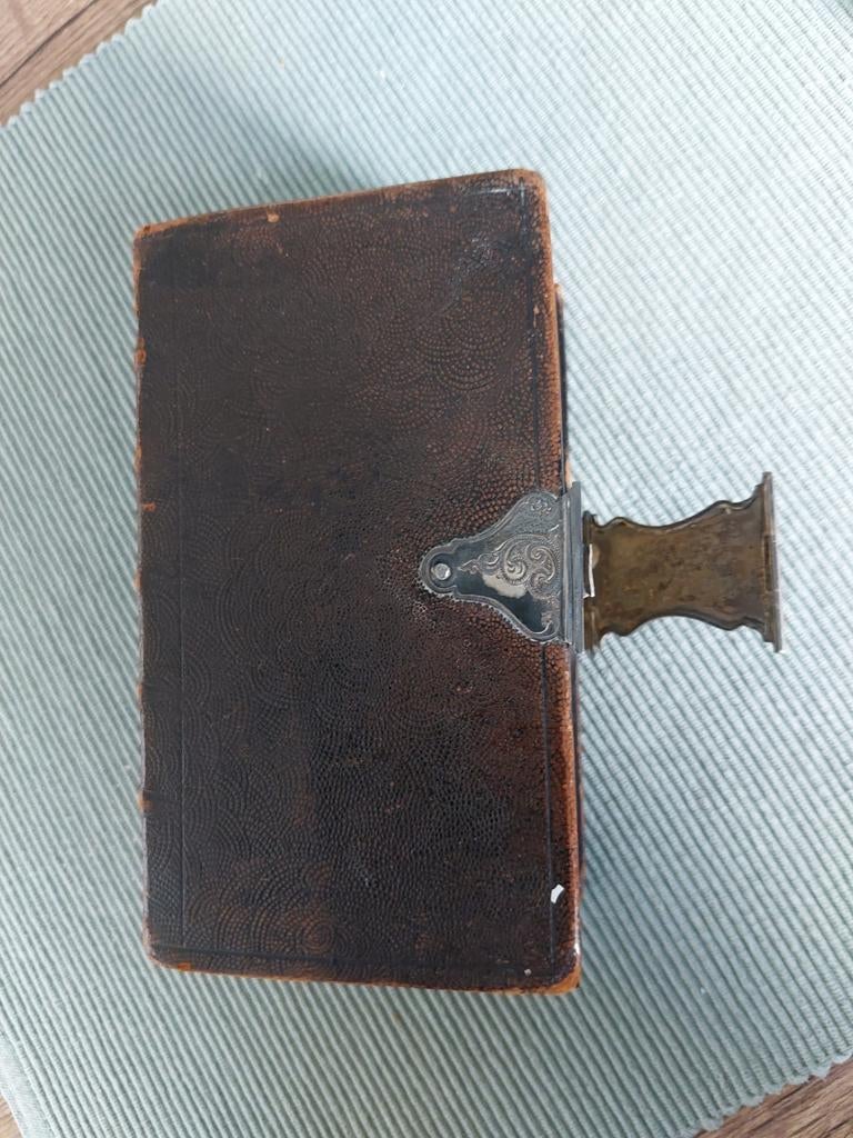 Antieke bijbel en psalmen boek uit 1874, Antiek en Kunst, Ophalen